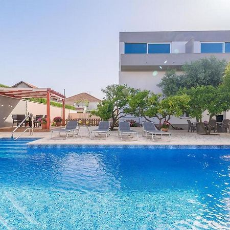 Apartments Villa Odesa With Shared Pool 扎达尔 外观 照片