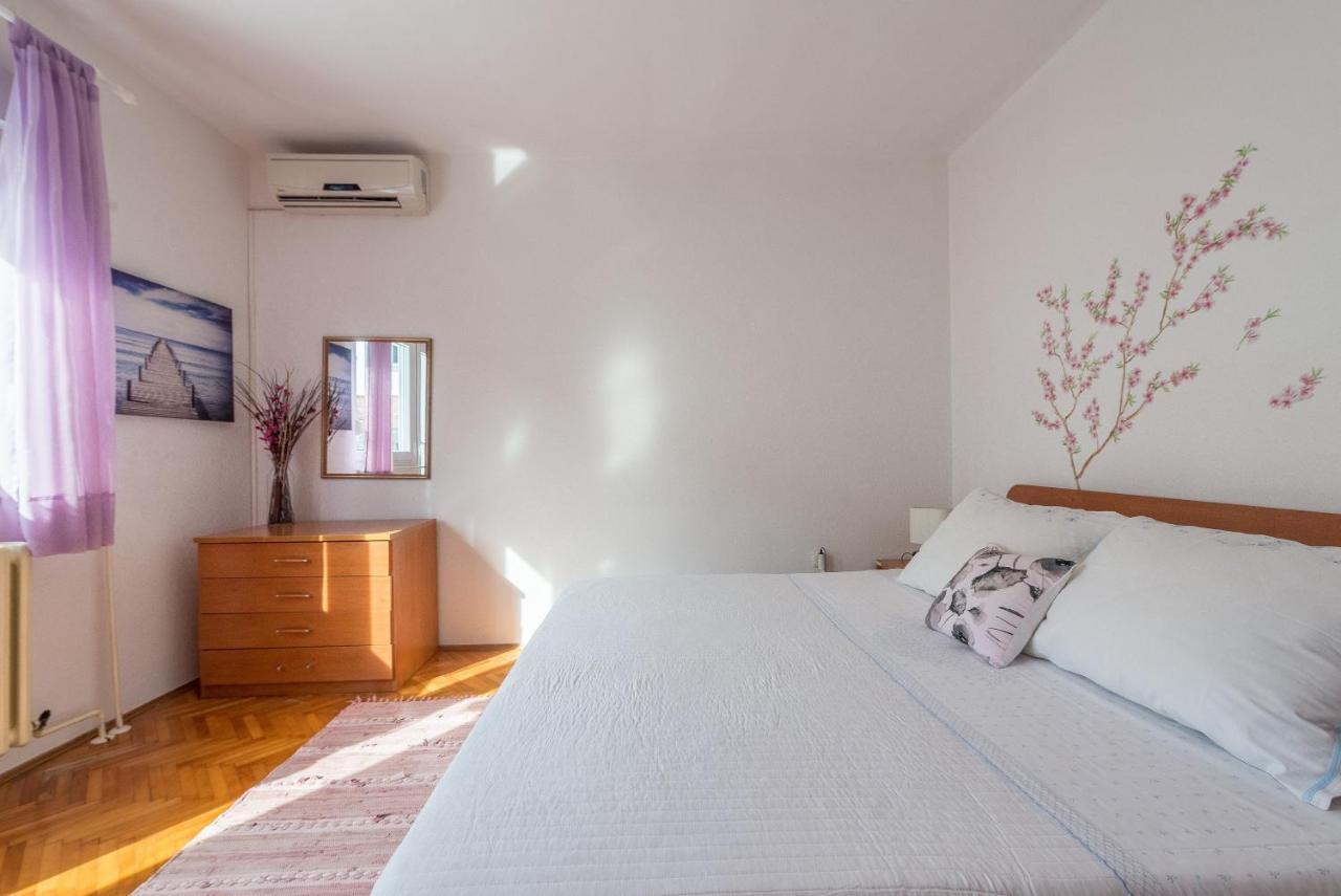 Apartments Villa Odesa With Shared Pool 扎达尔 外观 照片
