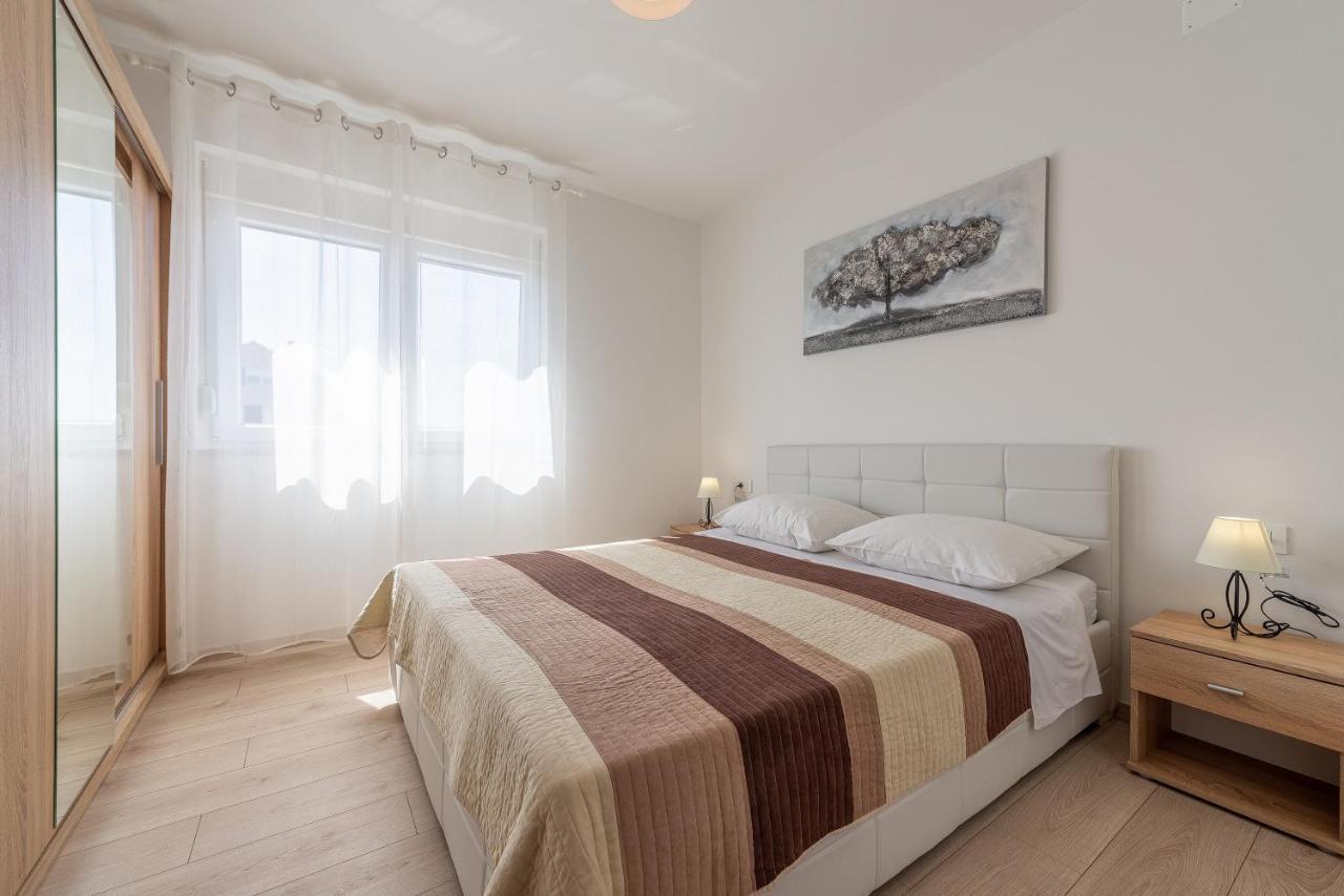 Apartments Villa Odesa With Shared Pool 扎达尔 外观 照片
