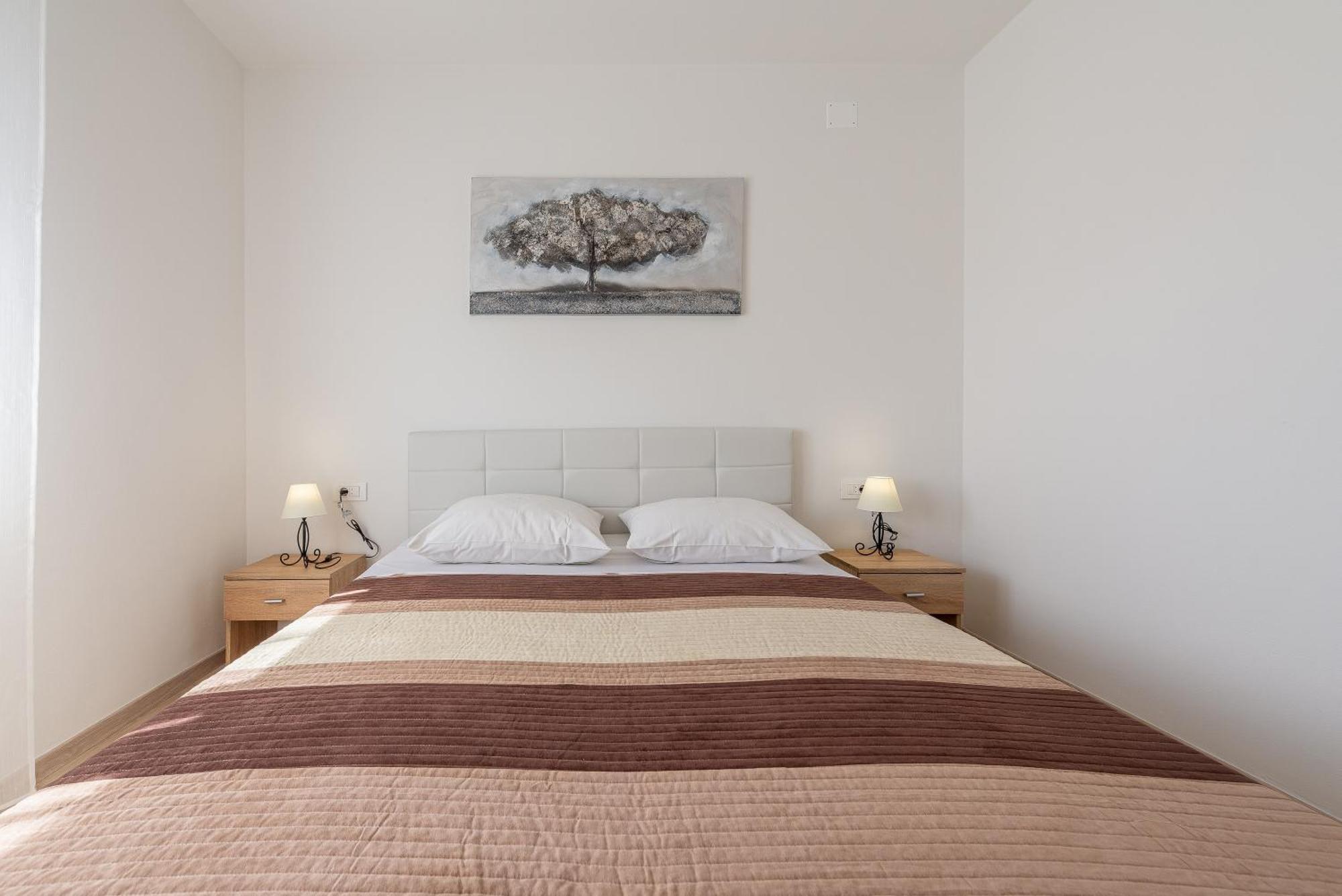 Apartments Villa Odesa With Shared Pool 扎达尔 外观 照片