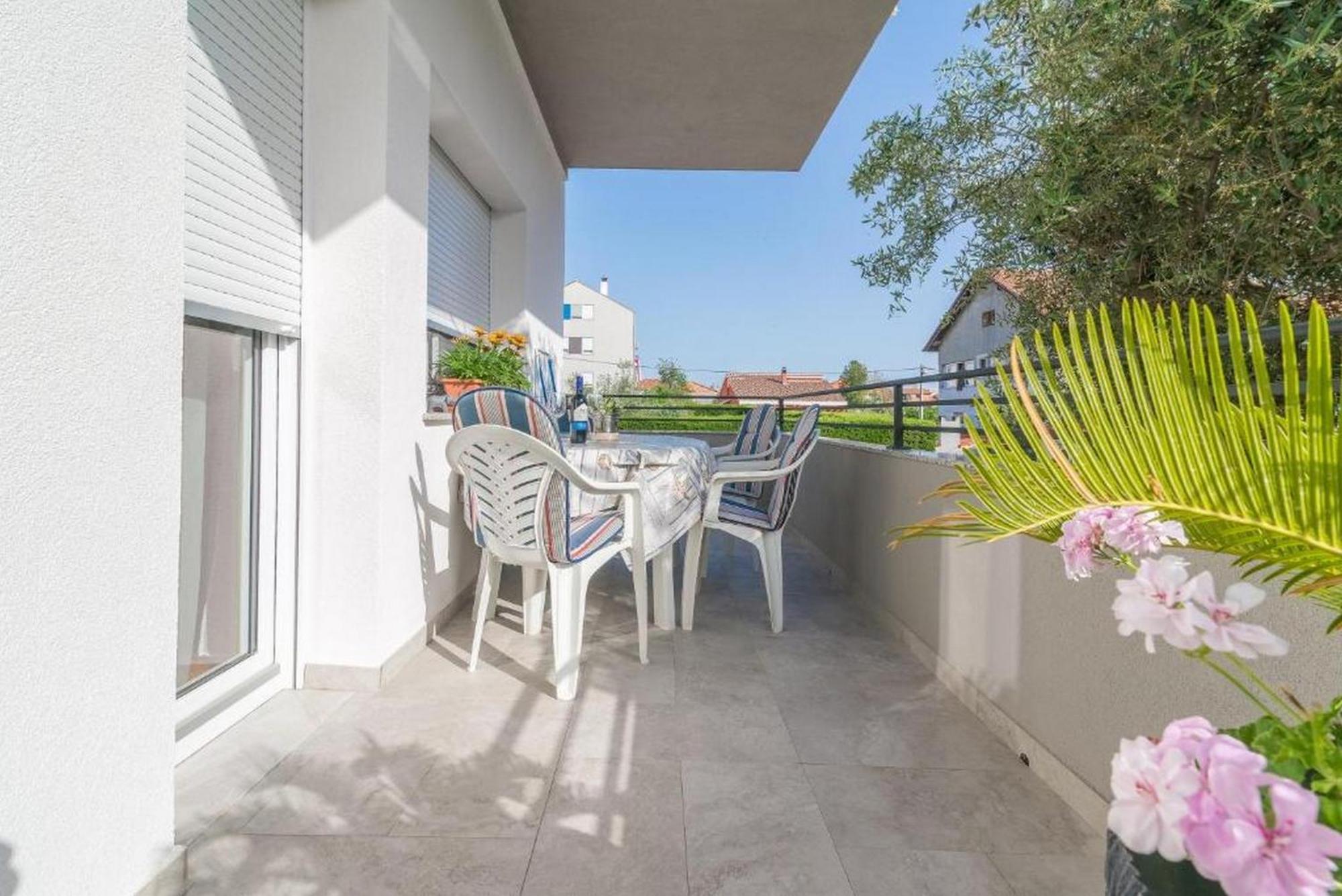 Apartments Villa Odesa With Shared Pool 扎达尔 客房 照片