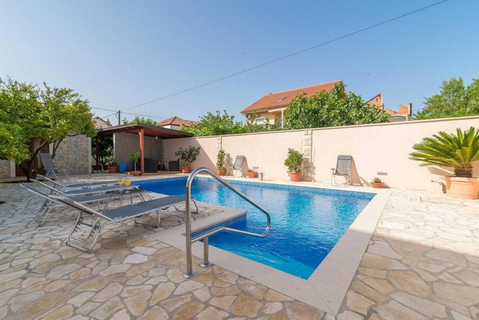 Apartments Villa Odesa With Shared Pool 扎达尔 客房 照片