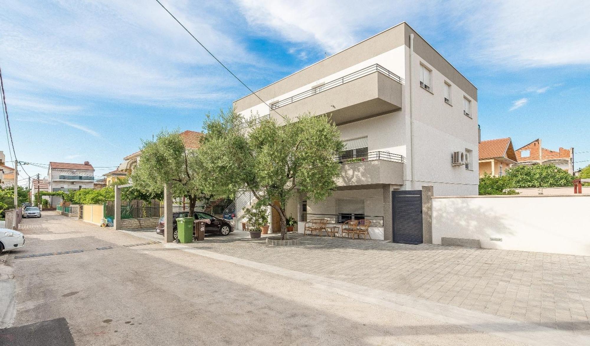 Apartments Villa Odesa With Shared Pool 扎达尔 客房 照片
