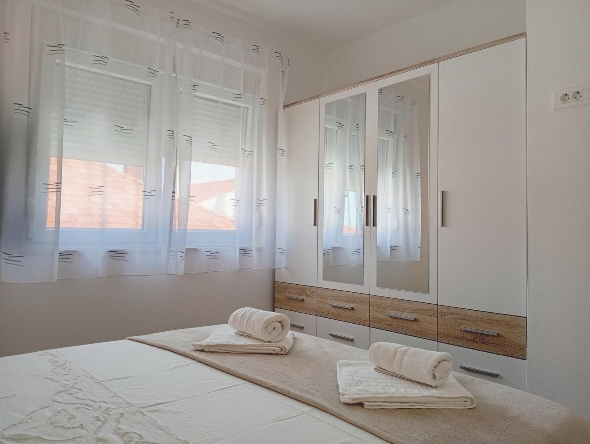 Apartments Villa Odesa With Shared Pool 扎达尔 外观 照片
