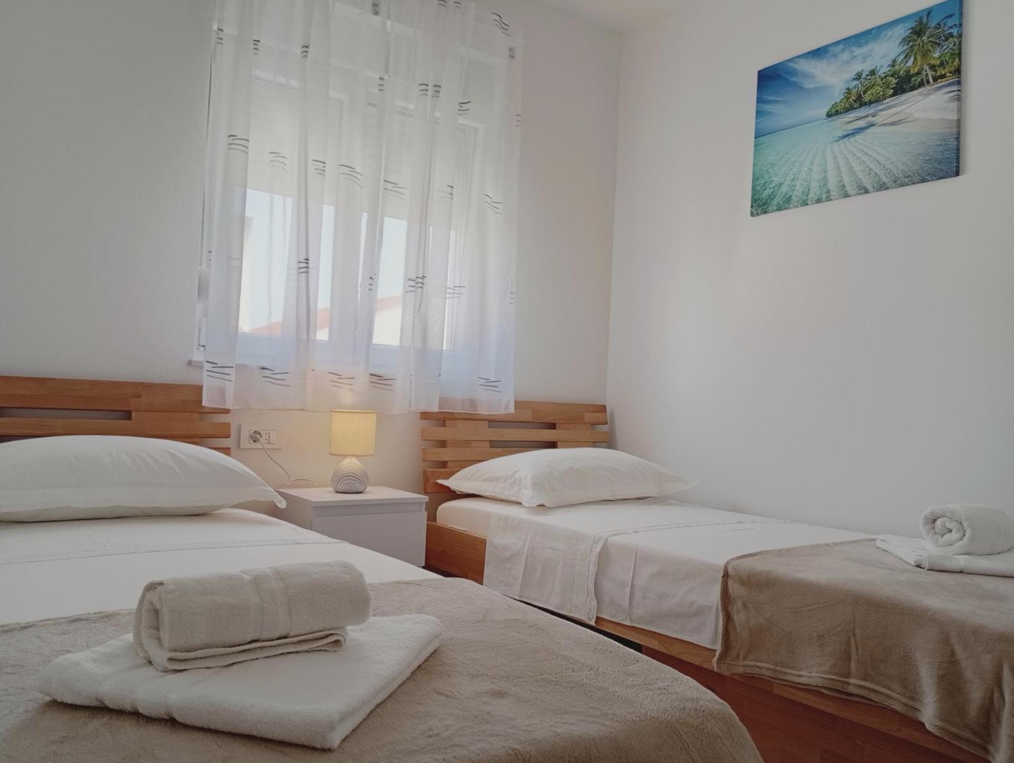 Apartments Villa Odesa With Shared Pool 扎达尔 客房 照片