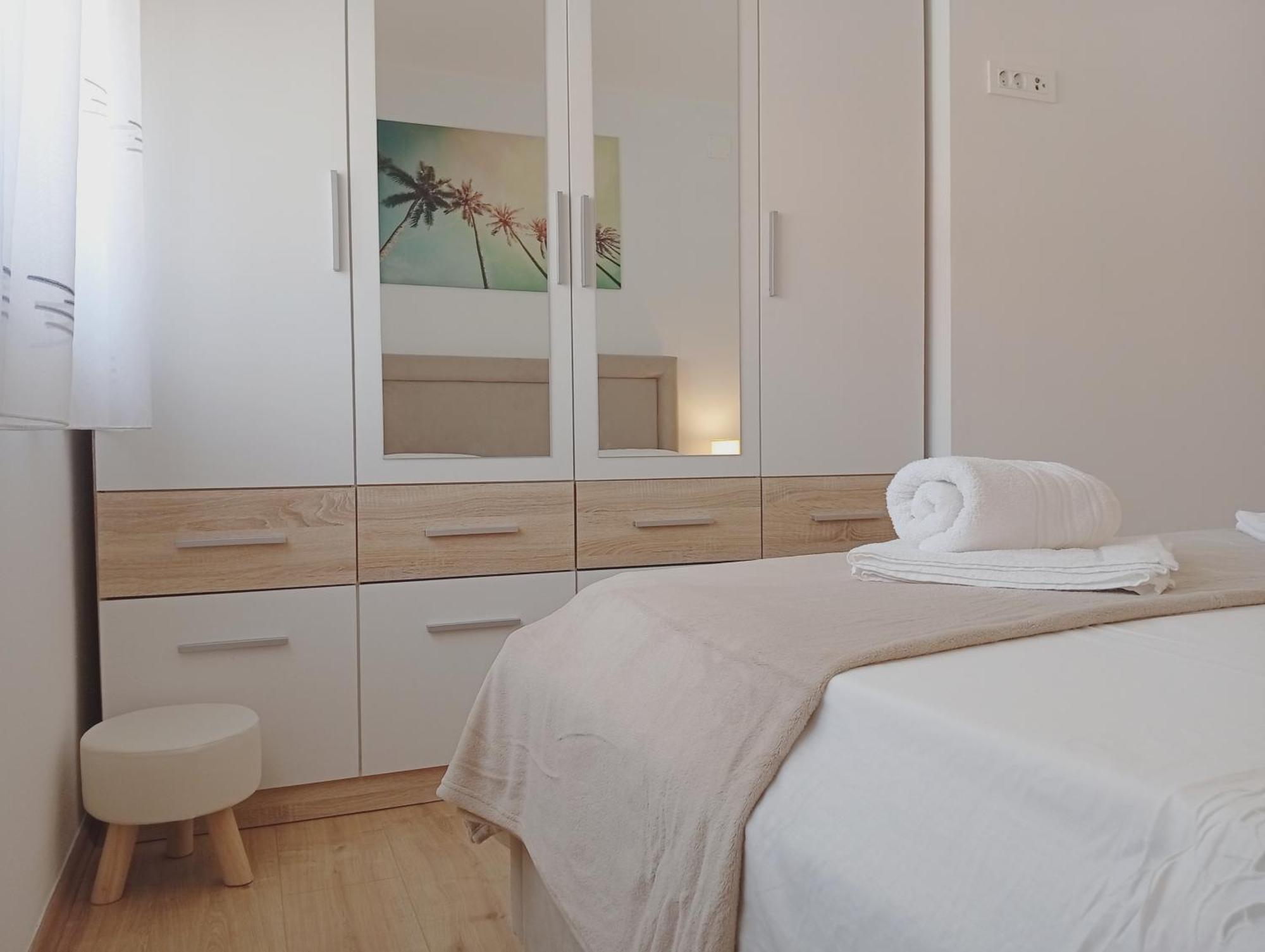 Apartments Villa Odesa With Shared Pool 扎达尔 外观 照片